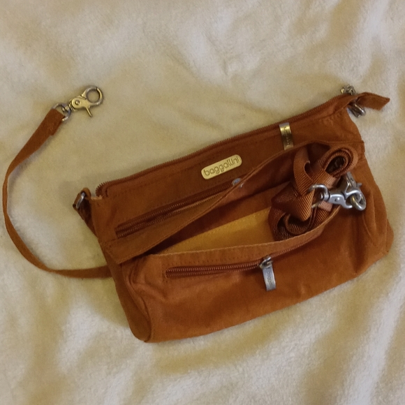Purse - Picture 1 of 5